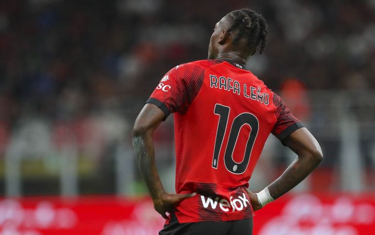Leao, così non va: tra gol divorati e atteggiamento i tifosi ora insorgono